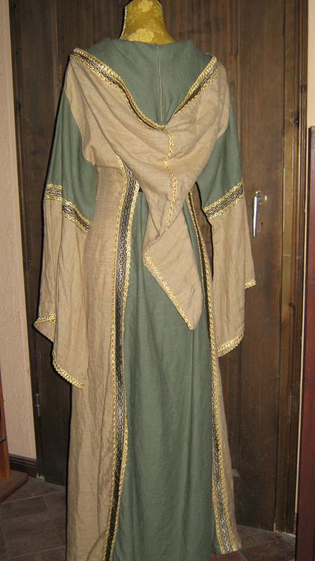 Schnrkleid mit Kapuze